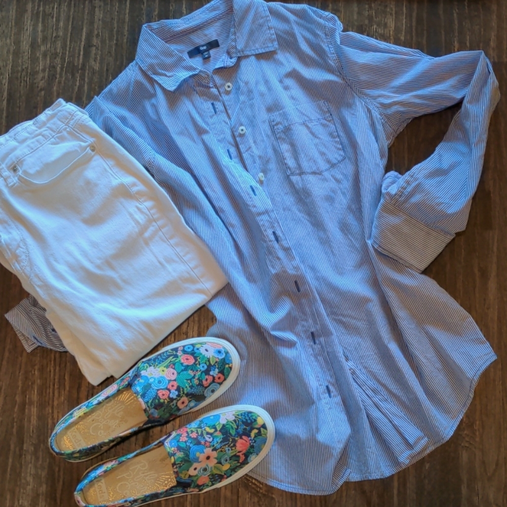 GAP navy stripe tailored shirt